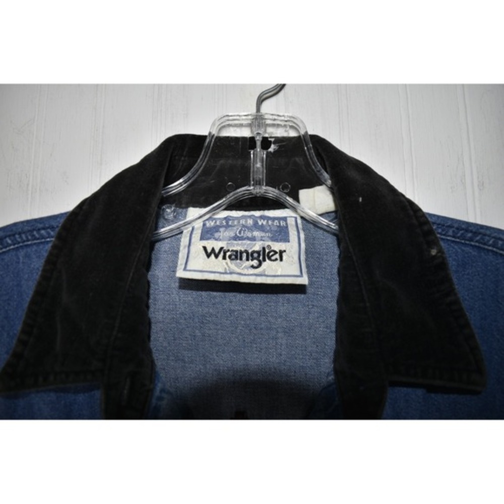 Wrangler Denim Shirt Western Embroidered Long Sleeve Button Up Top Size - Picture 2 of 5
